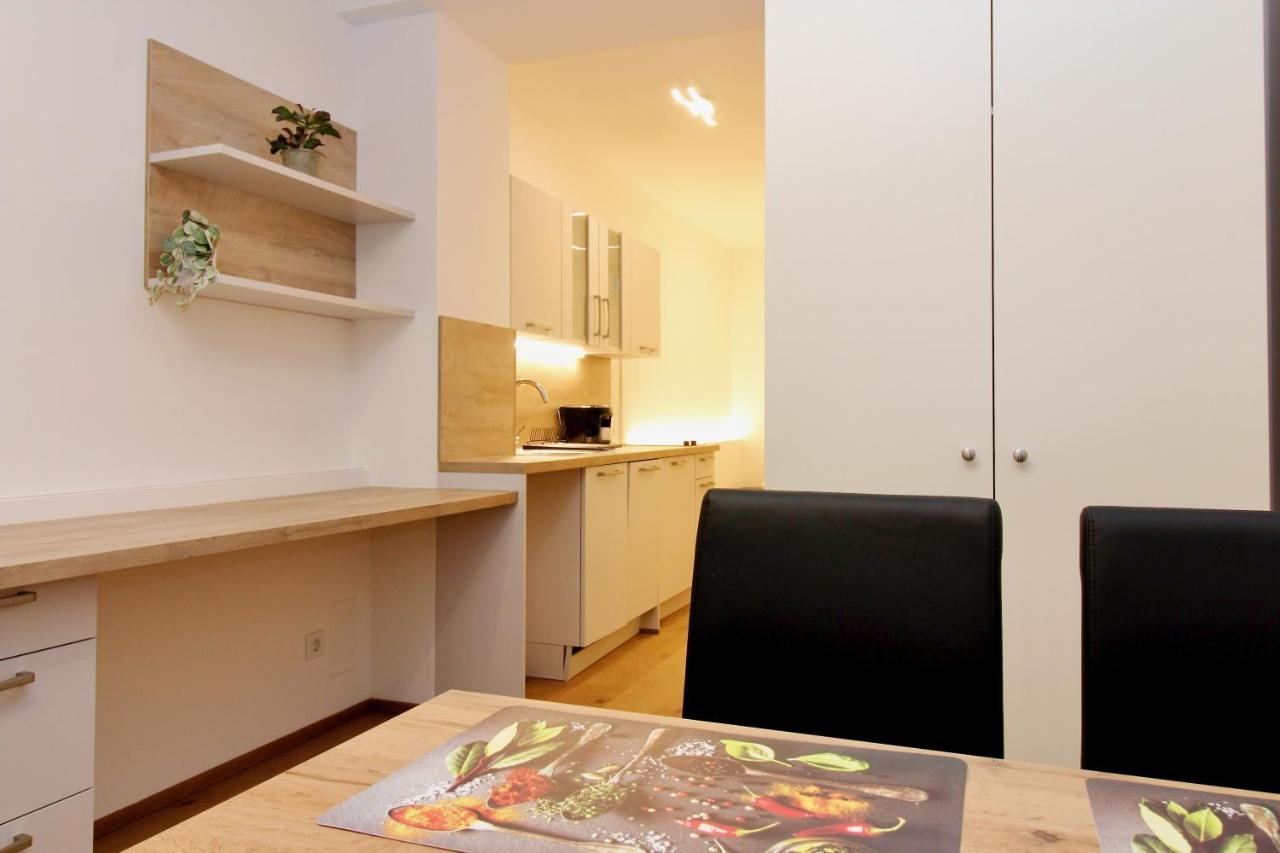 Central Studio Work And Travel Vienna Esterno foto